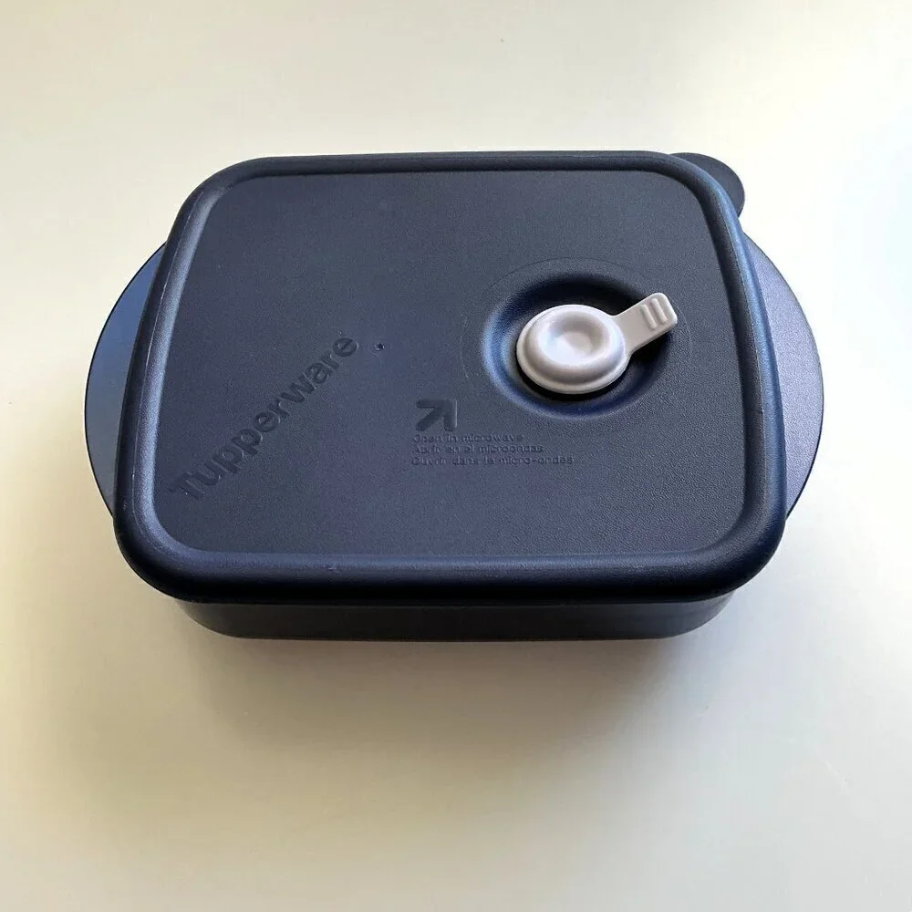 TUPPERWARE VENT N SERVE WITH LID